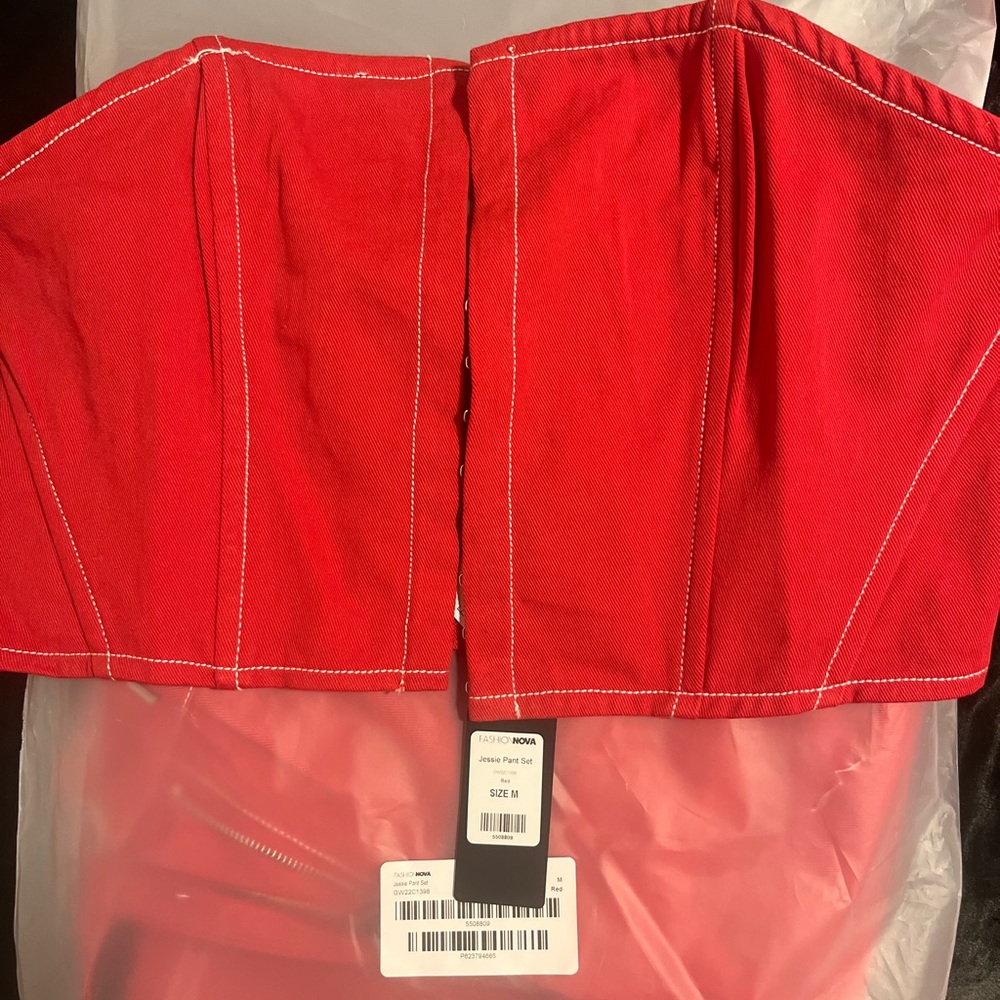 Brand new women set never worn 10/10 quality